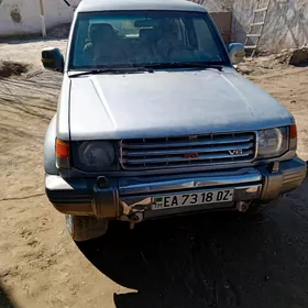 Mitsubishi Montero 1993