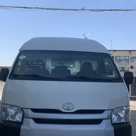 Toyota Hiace 2021