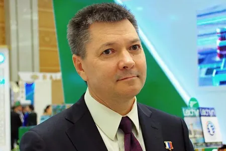 Serdar Berdimuhamedow Oleg Kononenkony doglan güni bilen gutlady