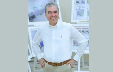 Gurbanguly Berdimuhamedow Aşgabatda saglygy goraýyş desgalarynyň gurluşyklary bilen tanyşdy