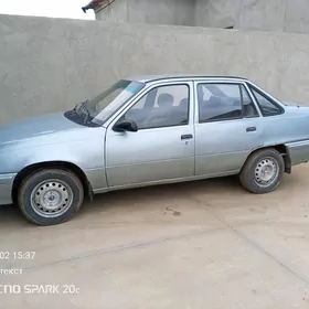 Daewoo Racer 1995