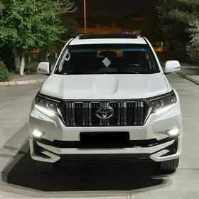 Toyota Land Cruiser Prado 2023