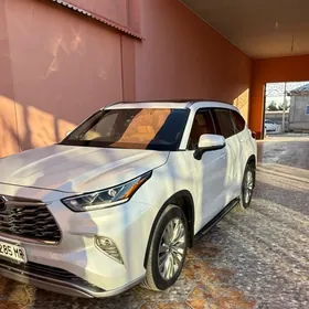Toyota Highlander 2022