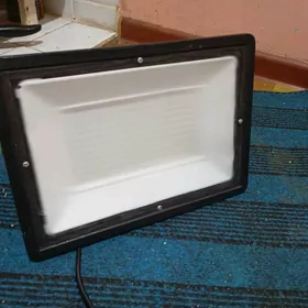 прожектор LED