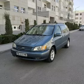 Toyota Sienna 2001