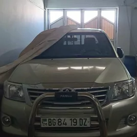 Toyota Hilux 2013