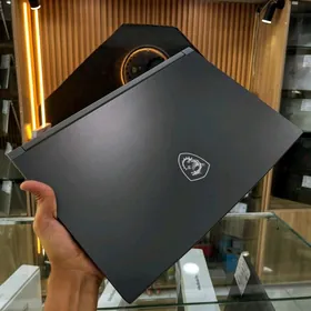 RTX 4050 / i5-13 / RAM 16GB