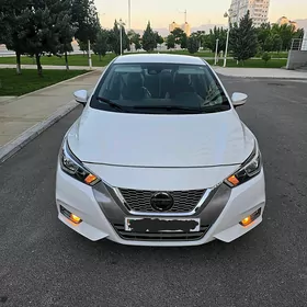 Nissan Versa 2020