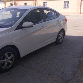 Hyundai Accent 2011