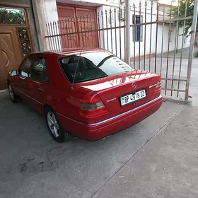 Mercedes-Benz C-Class 1995