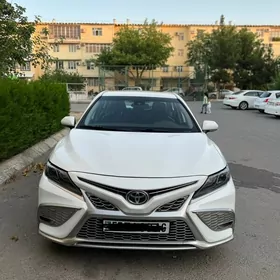 Toyota Camry 2020