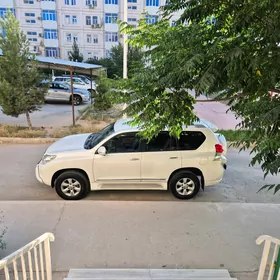 Toyota Land Cruiser Prado 2013