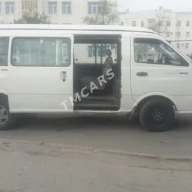 Toyota Hiace 2004