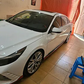 Hyundai Elantra 2022