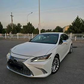 Lexus ES 350 2019