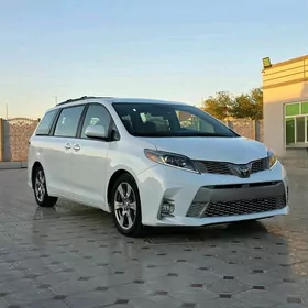 Toyota Sienna 2019