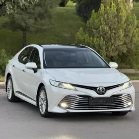 Toyota Camry 2018