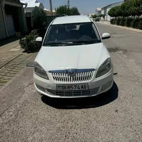 Skoda Roomster​ 2013