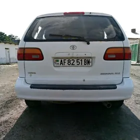 Toyota Sienna 1999