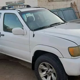 Nissan Pathfinder 1999