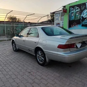 Toyota Camry 2000