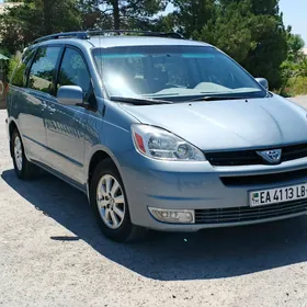 Toyota Sienna 2004