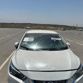 Nissan Versa 2021