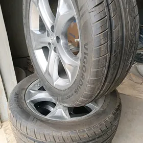 Toyota Venza 20lik diska.