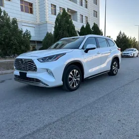 Toyota Highlander 2022