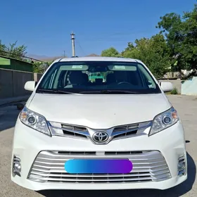 Toyota Sienna 2020