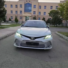 Toyota Camry 2020