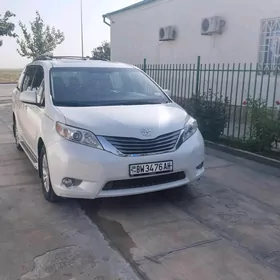 Toyota Sienna 2017