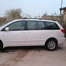 Toyota Sienna 2005
