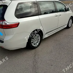 Toyota Sienna 2018