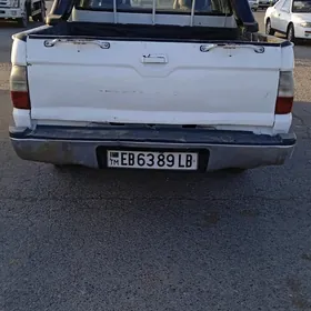 Mitsubishi L200 2004