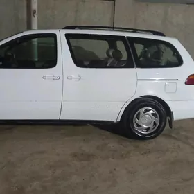Toyota Sienna 2000