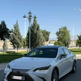 Lexus ES 300 2020