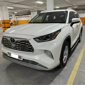 Toyota Highlander 2021