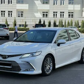 Toyota Camry 2020