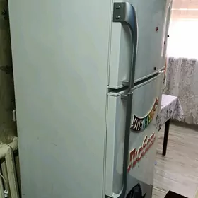 Холодильник " Vestel"