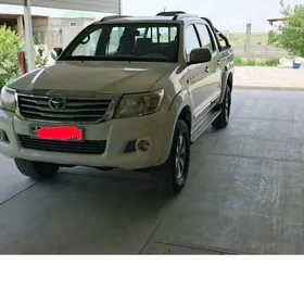 Toyota Hilux 2013