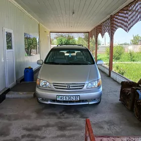 Toyota Sienna 2003