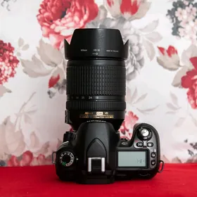 Nikon D80+Nikon 18-140mm(taze)