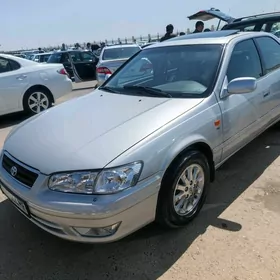 Toyota Camry 2000