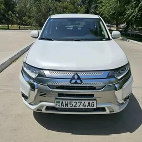 Mitsubishi Outlander 2023