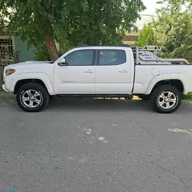 Toyota Tacoma 2016