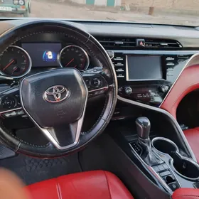 Toyota Camry 2018