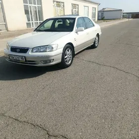 Toyota Camry 2000