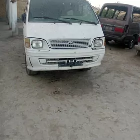 Toyota Hiace 2002