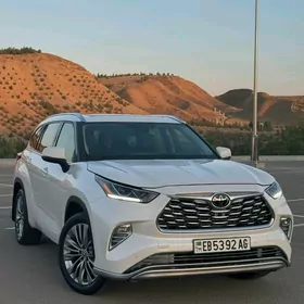 Toyota Highlander 2021